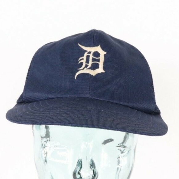 burgundy detroit tigers hat